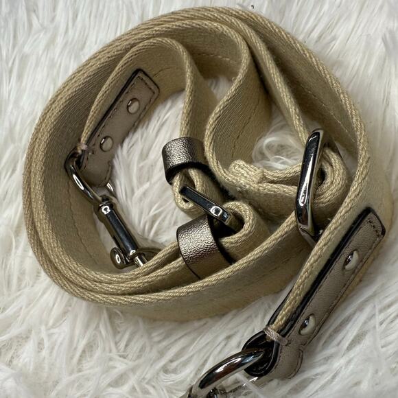 COACH Poppy Replacement Strap Shoulder Strap. - Picture 4 of 5